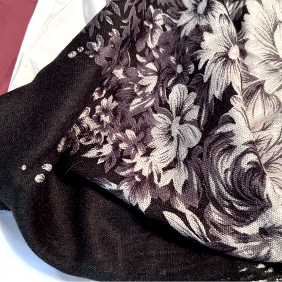 π Exquisite Vintage Black and White Floral 100% Pashmina From Veond - Picture 4 of 16